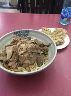 牛肉拌面