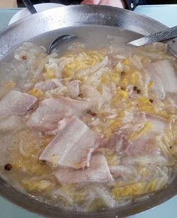 锅仔酸菜白肉