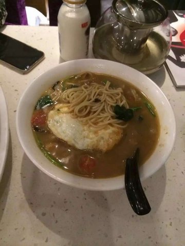 鸡蛋蔬菜面