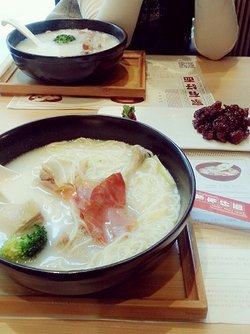 老火炖鸭煨面
