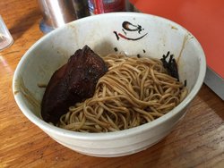 酱汁肉拌面