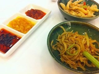 魚仔乾、秀珍菇