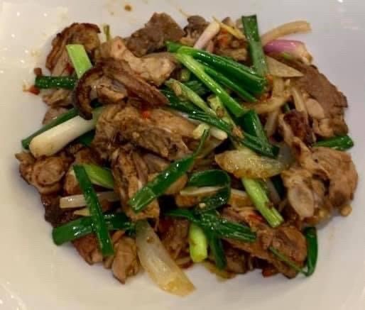 北京烤鴨:蔥爆鴨肉