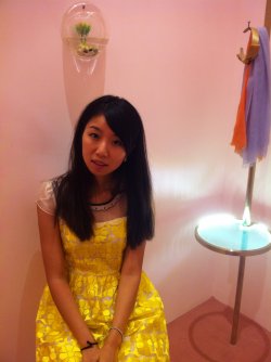 吃货小美女