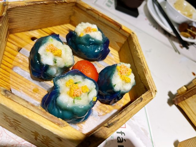 鳳眼海膽墨魚餃