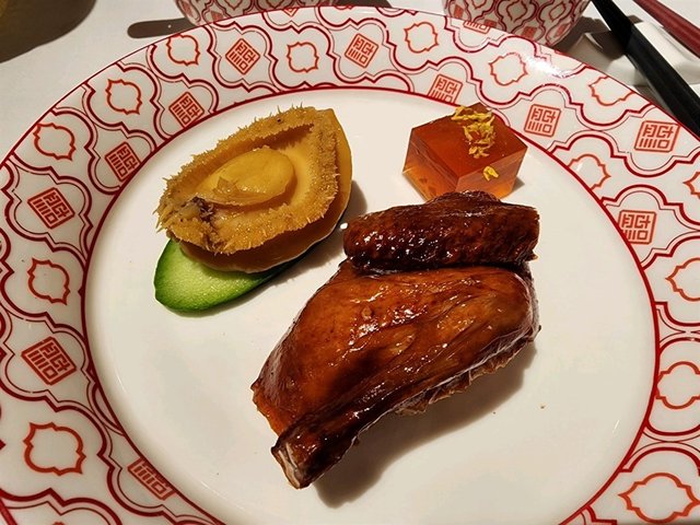 60天燒乳鴿配六頭凍鮑