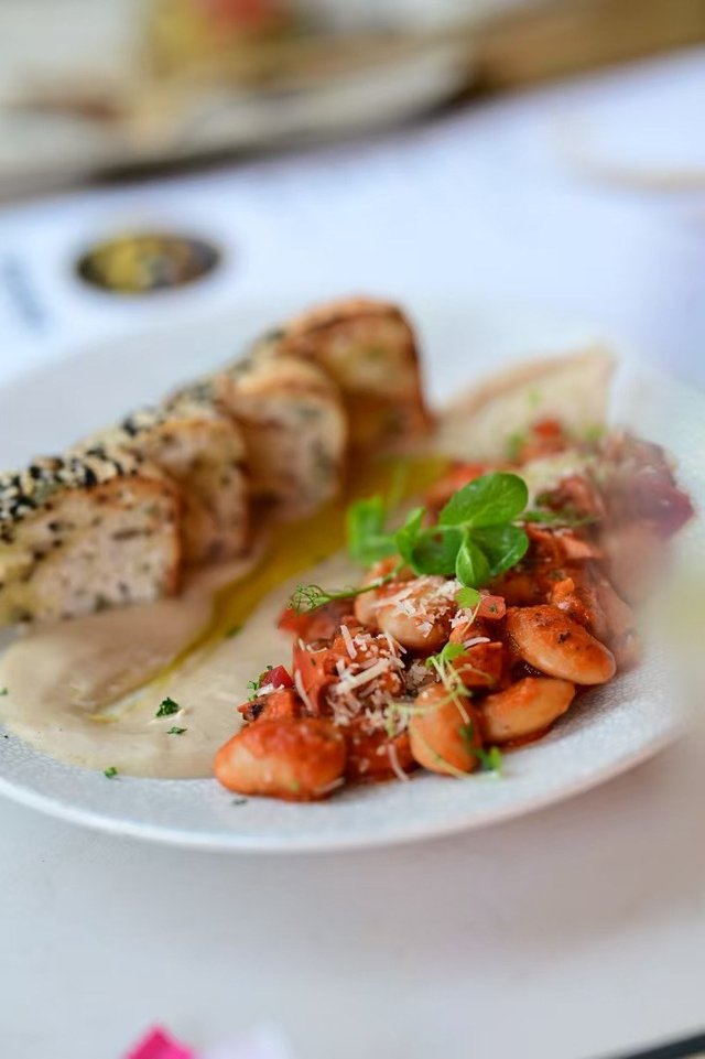 搭配蒜香烤面包与金枪鱼酱也是绝配#异国料理