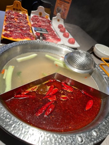 牛油辣搭清汤锅