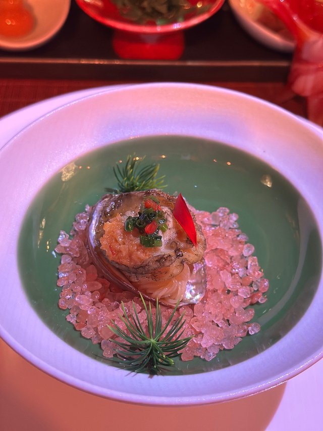 碧玉凝波映鲜鲍