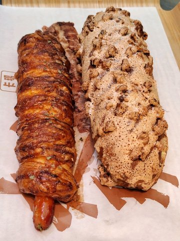 芝士香肠 19.8元 / 欧麦核桃 28元