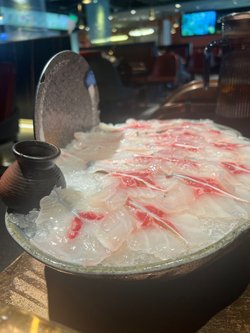 脆肉鲩大大盘，切得薄。